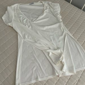 Nice white (slit sides) tee! 🤍🤍🤍🤍🤍